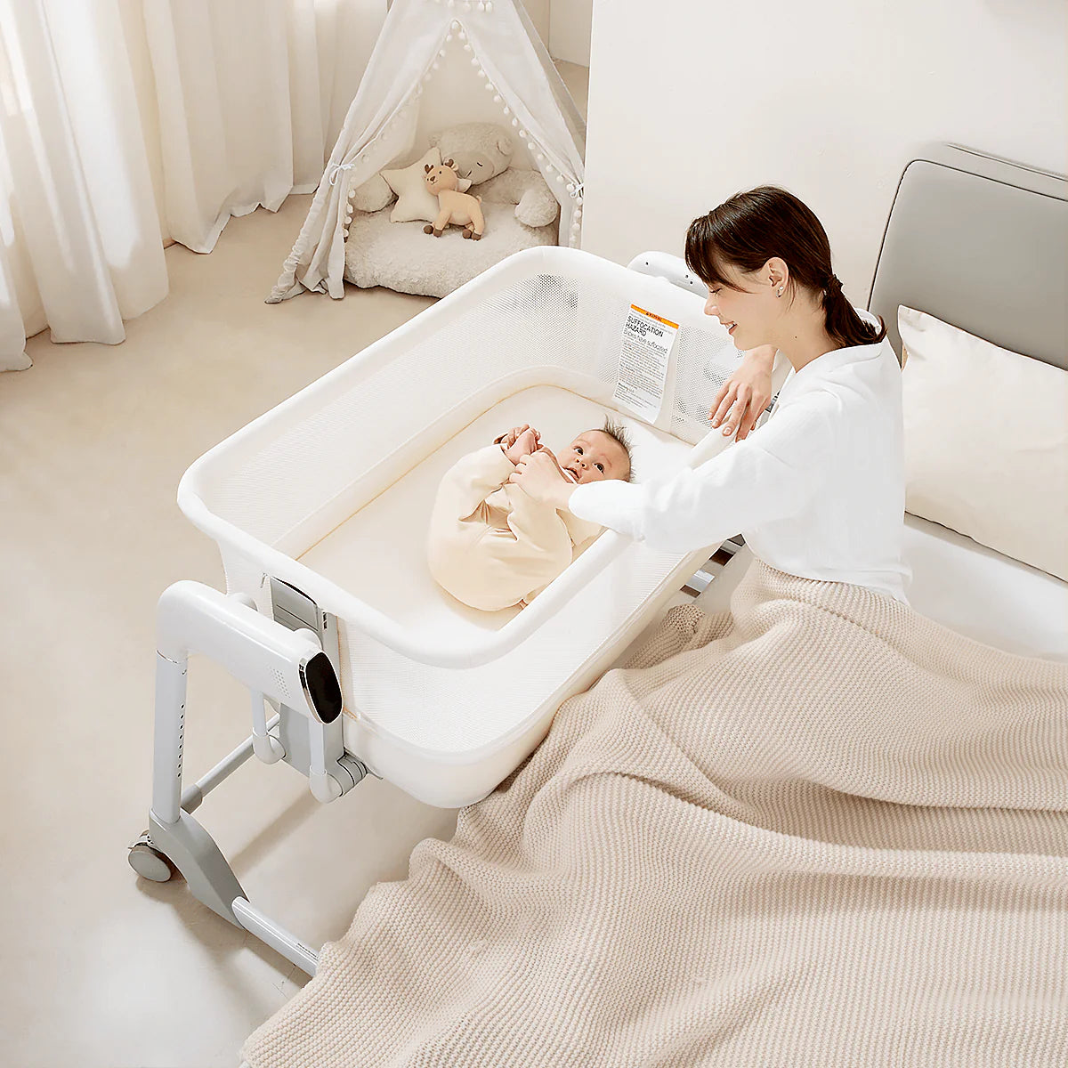 smart baby bassinet with white noise